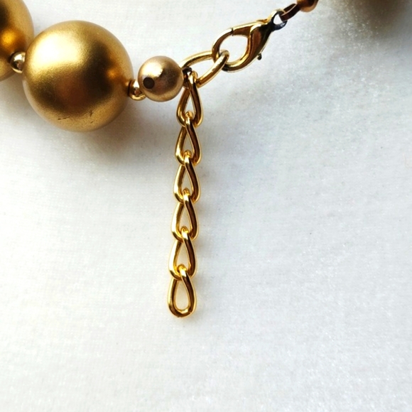 Big gold balls acrylic necklace - Picture 5 of 8